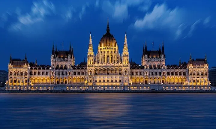 Private Transfer from Bratislava to Budapest, English-speaking driver
