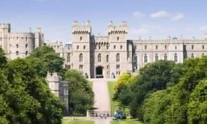 Windsor Castle, Stonehenge and Bath Tour Private