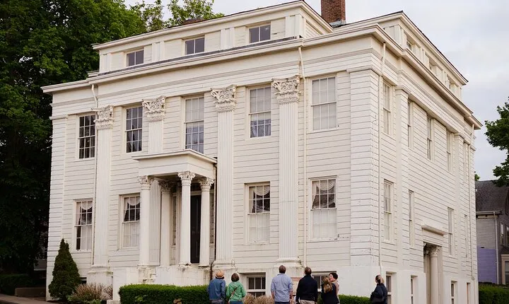 Golden Age to Gilded Age Newport's Transformation Walking Tour
