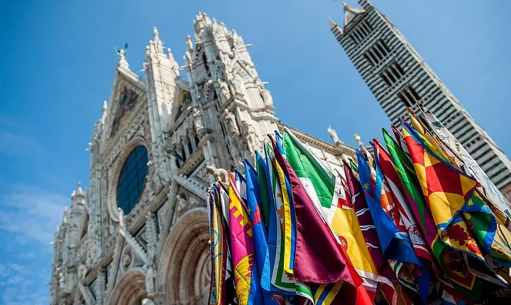 Private Tuscany Tour to Siena and San Gimignano with Winery Lunch