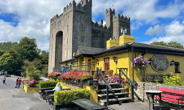 Cliffs of Moher and Bunratty Castle – Private Day Tour from Cork