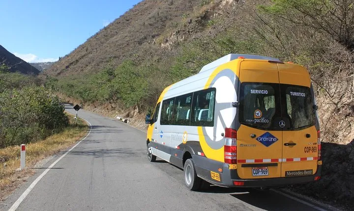 One-Way Transfer from Sacred Valley Hotels to Ollantaytambo Train Station