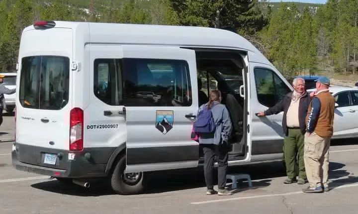 Lower Loop Van Tour from West Yellowstone: Grand Prismatic and Old Faithful