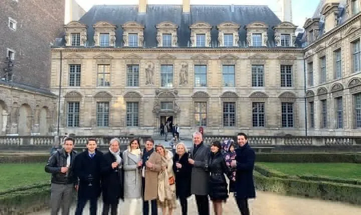 Walking tour with private guide Marais and its mansions + pastry 2h