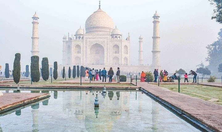 Agra: Sunrise Taj Mahal Tour Including Hotel Pick-up and drop-off