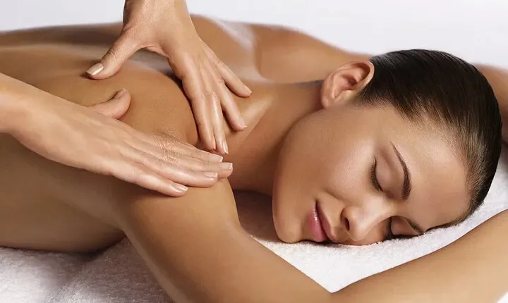 Ultimate Relaxation: 1-Hour Massage with Nourishing Face Mask