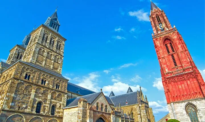 Maastricht Scavenger Hunt and Highlights Self-Guided Tour