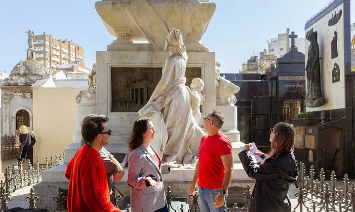 Recoleta & cemetery for curious people