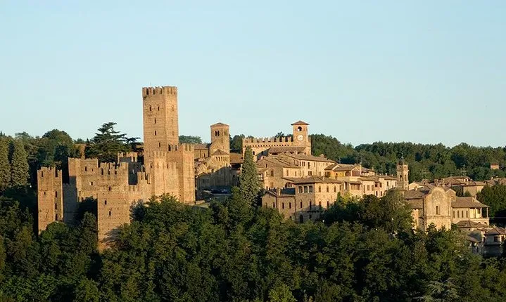 Medieval villages tour & Cremona Stradivari's town, from Milan