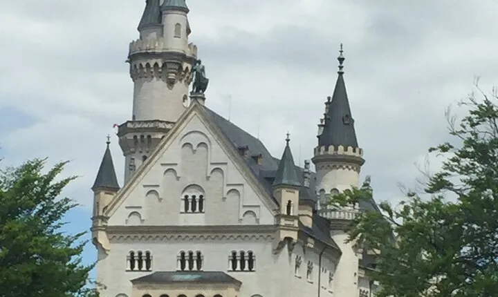 Munich to NEUSCHWANST. or ROTHENB or EAGLES NEST or SALZB combine