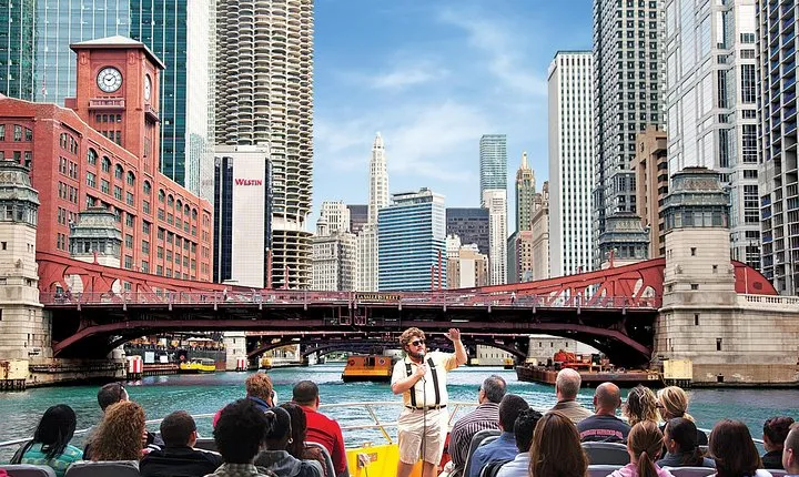 Chicago Seadog River & Lake Architectural Tour