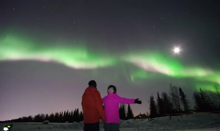 Northern Lights (Aurora Borealis Viewing) Chasing with Photography in Fairbanks