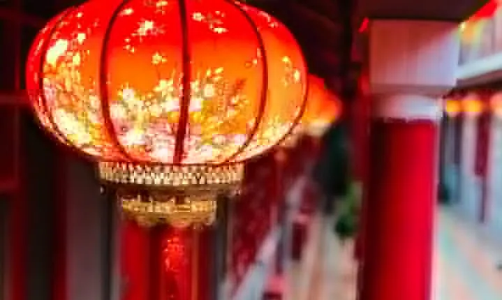 Lama Temple, Hutong and Silk & Pearl Market Private Day Tour