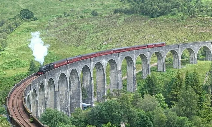Private Harry Potter, Glenfinnan Viaduct, Highland Edinburgh Tour