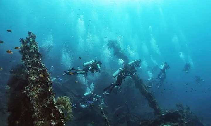 Dive at Tulamben Bali USS Liberty Ship Wreck