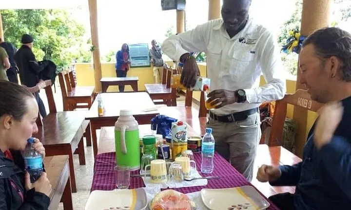 3 Days safaris Mid-Range Serengeti Tanzania