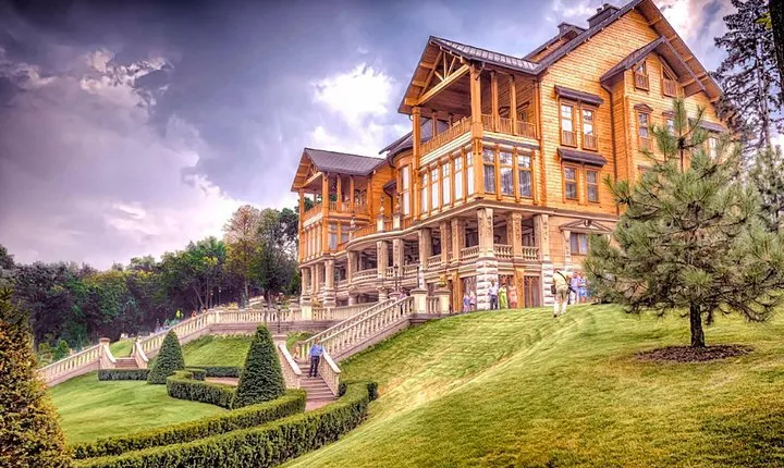 Mezhyhirya Private Tour