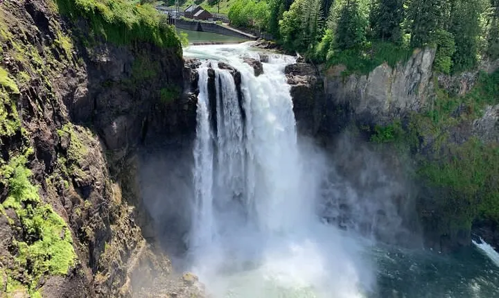 Guided forest hike to Seattle waterfalls incl. Snoqualmie Falls
