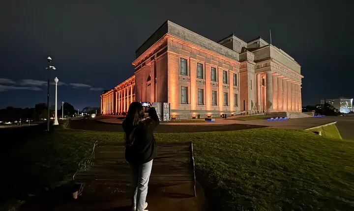 Private Night Tour of Auckland, Sky Tower Bar, Bridge & Museum