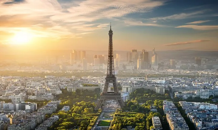 Eiffel Tower Lift Access with Optional Summit and Seine Cruise
