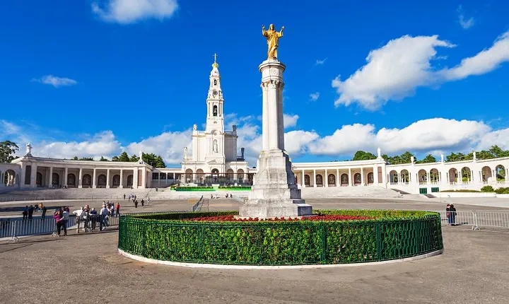 Fátima & Óbidos Private Tour (Includes Batalha & Nazaré)