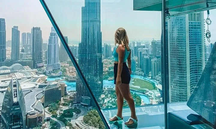 Enjoy Dinner at Burj Khalifa Restaurants With Floor 124th Ticket
