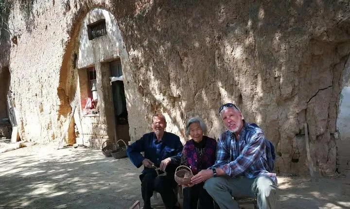 Folk Custom Xi'an Tour to Cave Dwelling Village and Jingdi Tomb