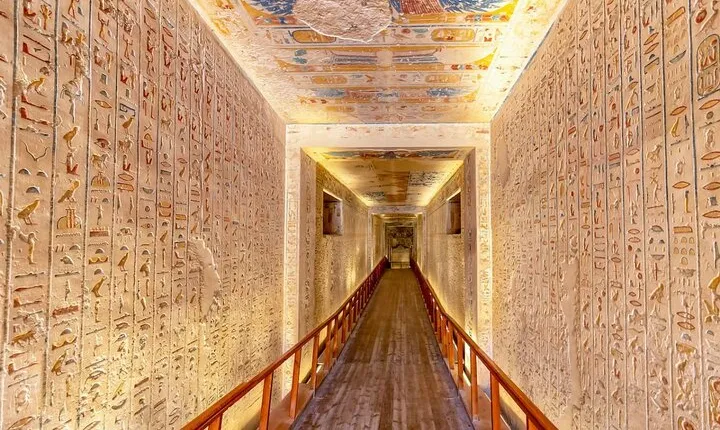 Luxor Private Tour: Valley of Kings, Hatshepsut, and Memnon