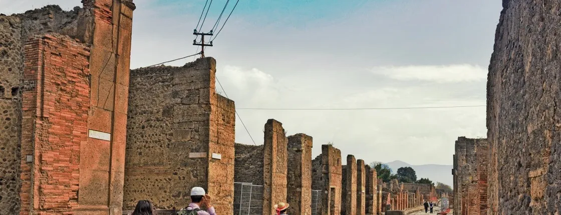 Pompeii and Herculaneum guided tour