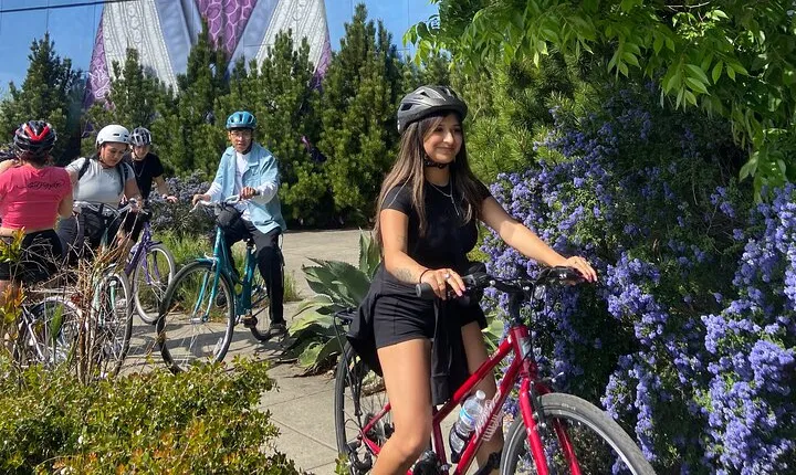 Bike Around Portland Oregon: Art, Culture, Bridges, Poetry