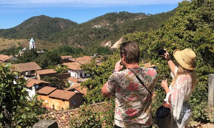 Full-Day Private Tour to San Sebastian del Oeste with Guide