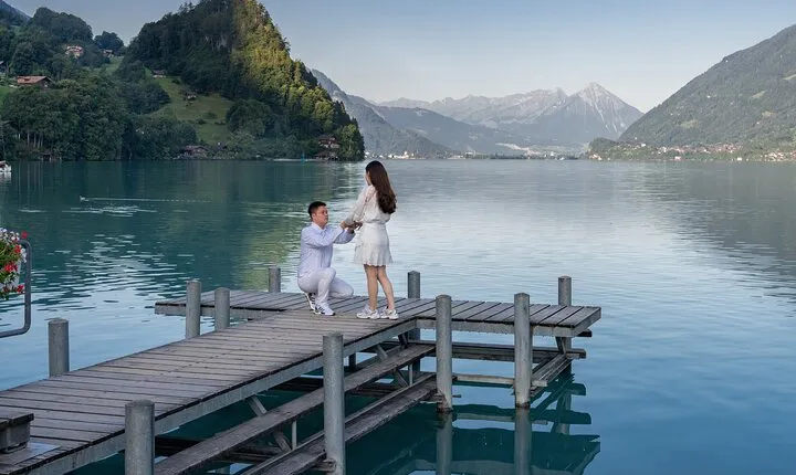 Phototour Photoshoot at the Lake Brienz, Iseltwald, Interlaken