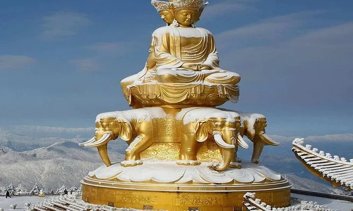 2 Days Chengdu Panda Base, Leshan Giant Buddha and Mt.Emei Group Tour