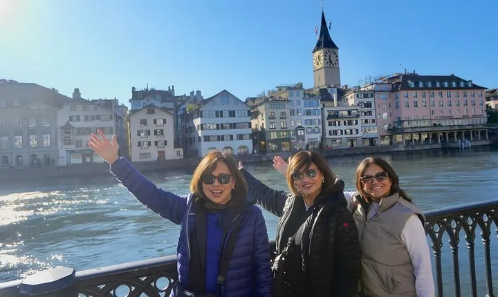 Zurich 3-in-1 City Walking Tour with Photoshoot & Flavors