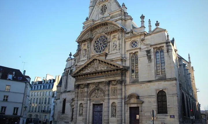 Kid-Friendly Private Medieval Paris Tour with Latin Quarter and Panthéon 