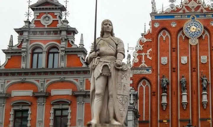 Join-in Shore Excursion: Sightseeing Tour of Riga