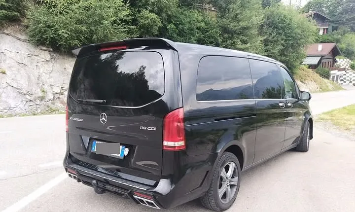 Ljubljana Airport(LJU) to Ljubljana - Round-Trip Private Transfer