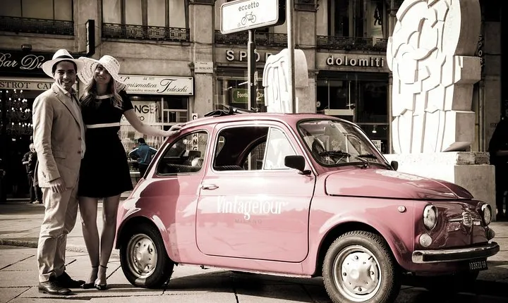 Vintage Fiat 500 Tour in Milan