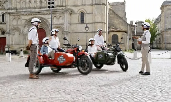 Bordeaux in 3 hours with tastings, in a private sidecar