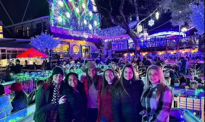 Per Person Shared Boat Cruise thru Lake Austin Lights
