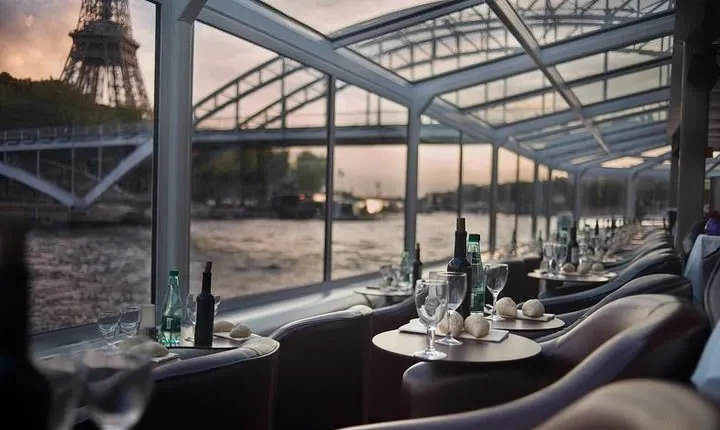 Paris en Scene 3 Course Seine River Dinner Cruise