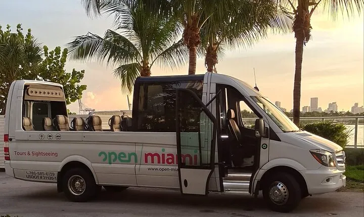 Miami Private Night Tour by Cabriolet Bus