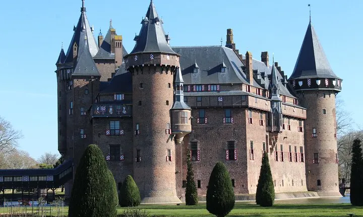 Small Group Tour to Castle De Haar from Amsterdam