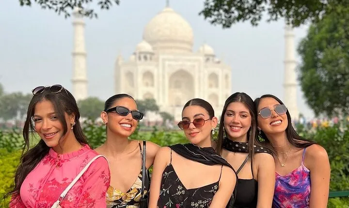 All Inclusive Day Trip to Taj Mahal, Agra Fort from Delhi by Car