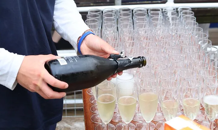 Oxford Sightseeing Boat Cruise with Prosecco