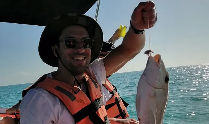 Full Day Tour with Fishing and Snorkeling from Holbox