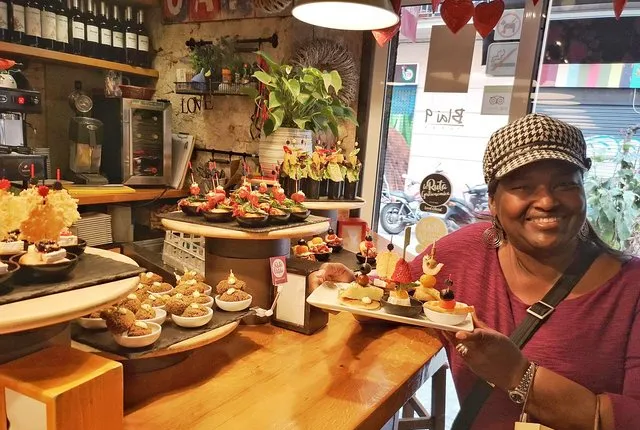 Food & Drink Private Tour of Barcelona in Traditional Taverns