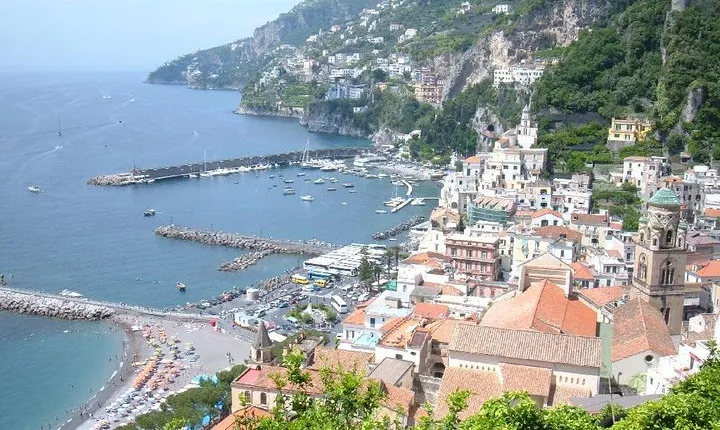 Private day tour on the Amalfi Coast - 4 to 6 pax