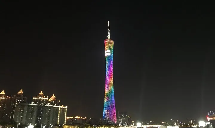 Buffet Dinner at Canton Tower Revolving Restaurant with Pearl River Night Cruise
