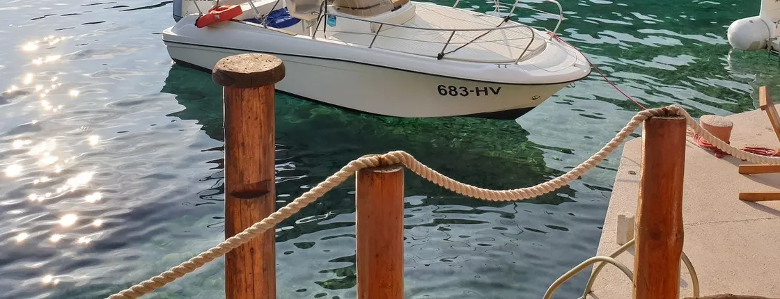 Private boat tour of Pakleni Islands and southern coast of Hvar